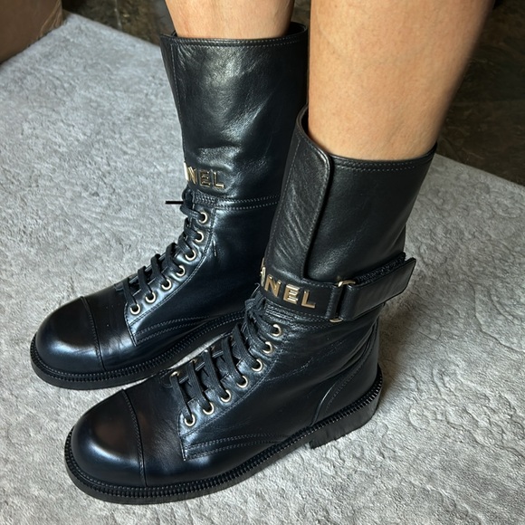 CHANEL Shiny Calfskin Lace Up Combat Boots 38.5 Black - Picture 12 of 15